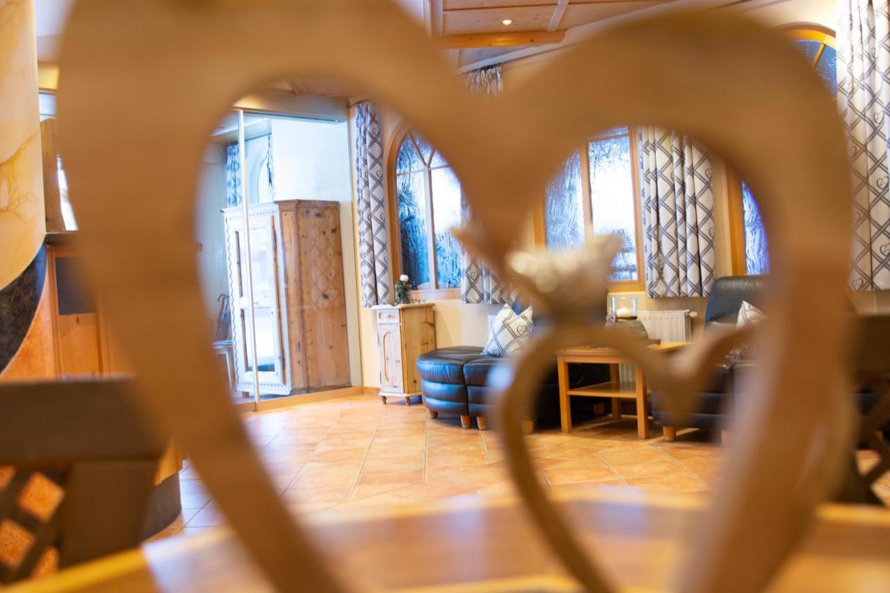 Hotel Garni Alpenhof Ишгль Экстерьер фото