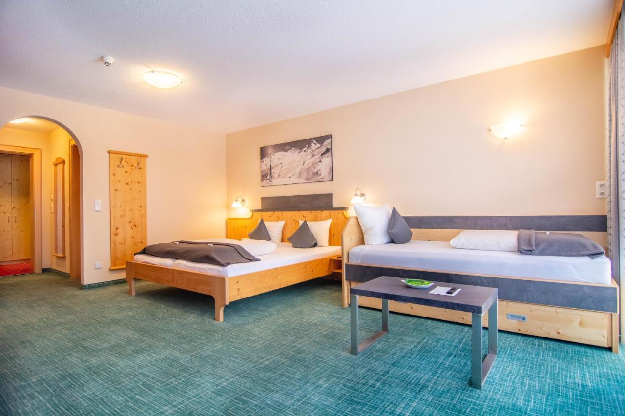Hotel Garni Alpenhof Ишгль Экстерьер фото