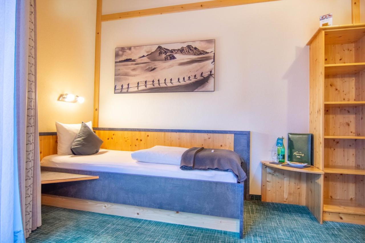 Hotel Garni Alpenhof Ишгль Экстерьер фото