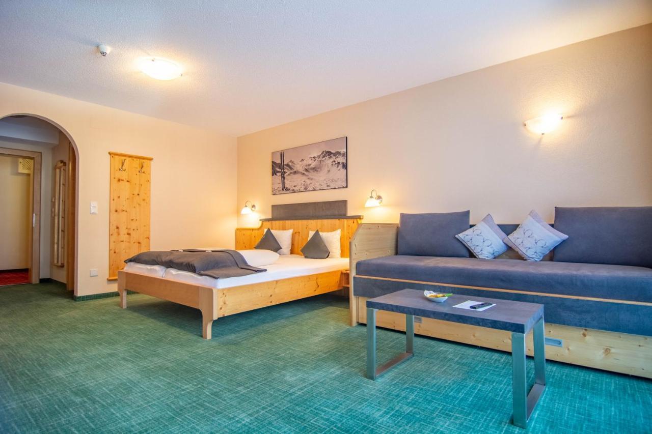 Hotel Garni Alpenhof Ишгль Экстерьер фото