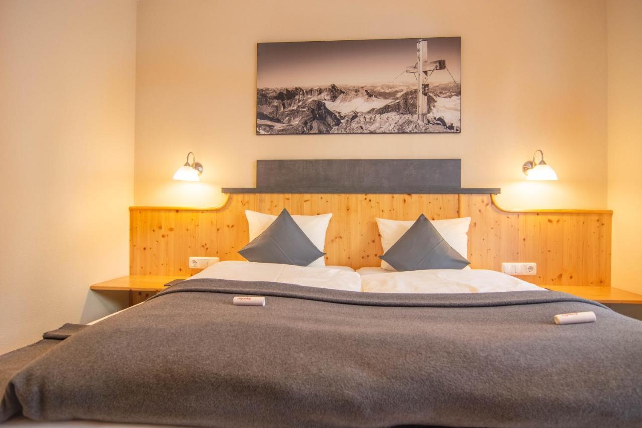 Hotel Garni Alpenhof Ишгль Экстерьер фото
