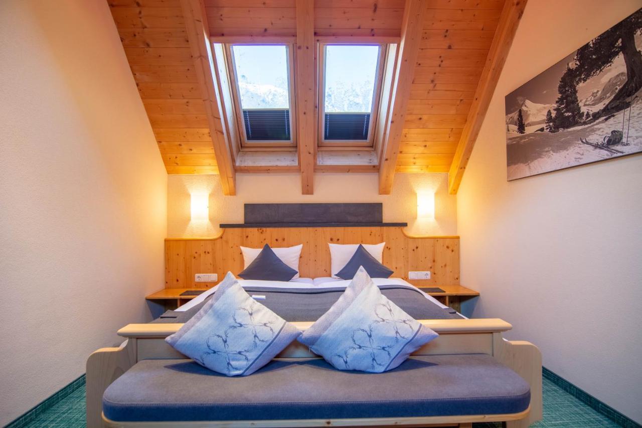 Hotel Garni Alpenhof Ишгль Экстерьер фото