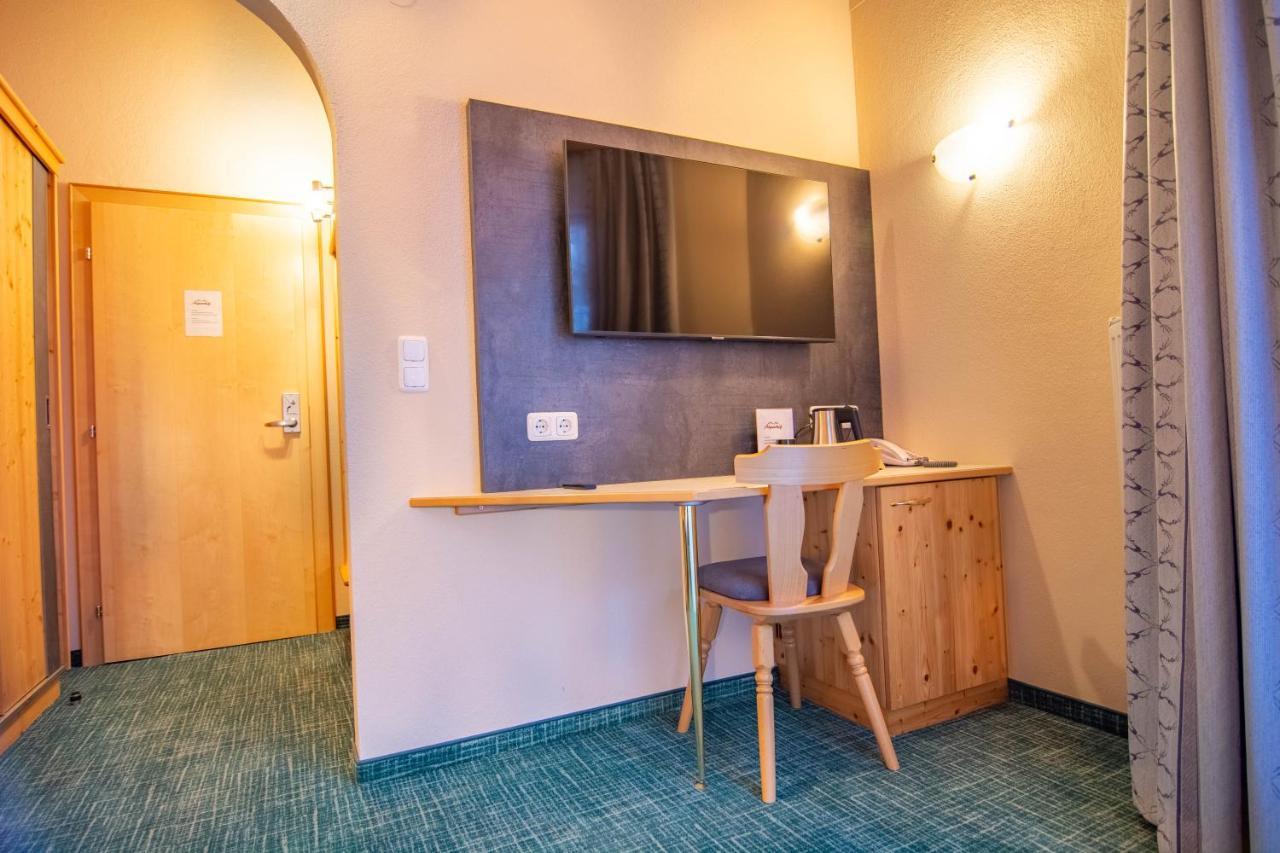 Hotel Garni Alpenhof Ишгль Экстерьер фото