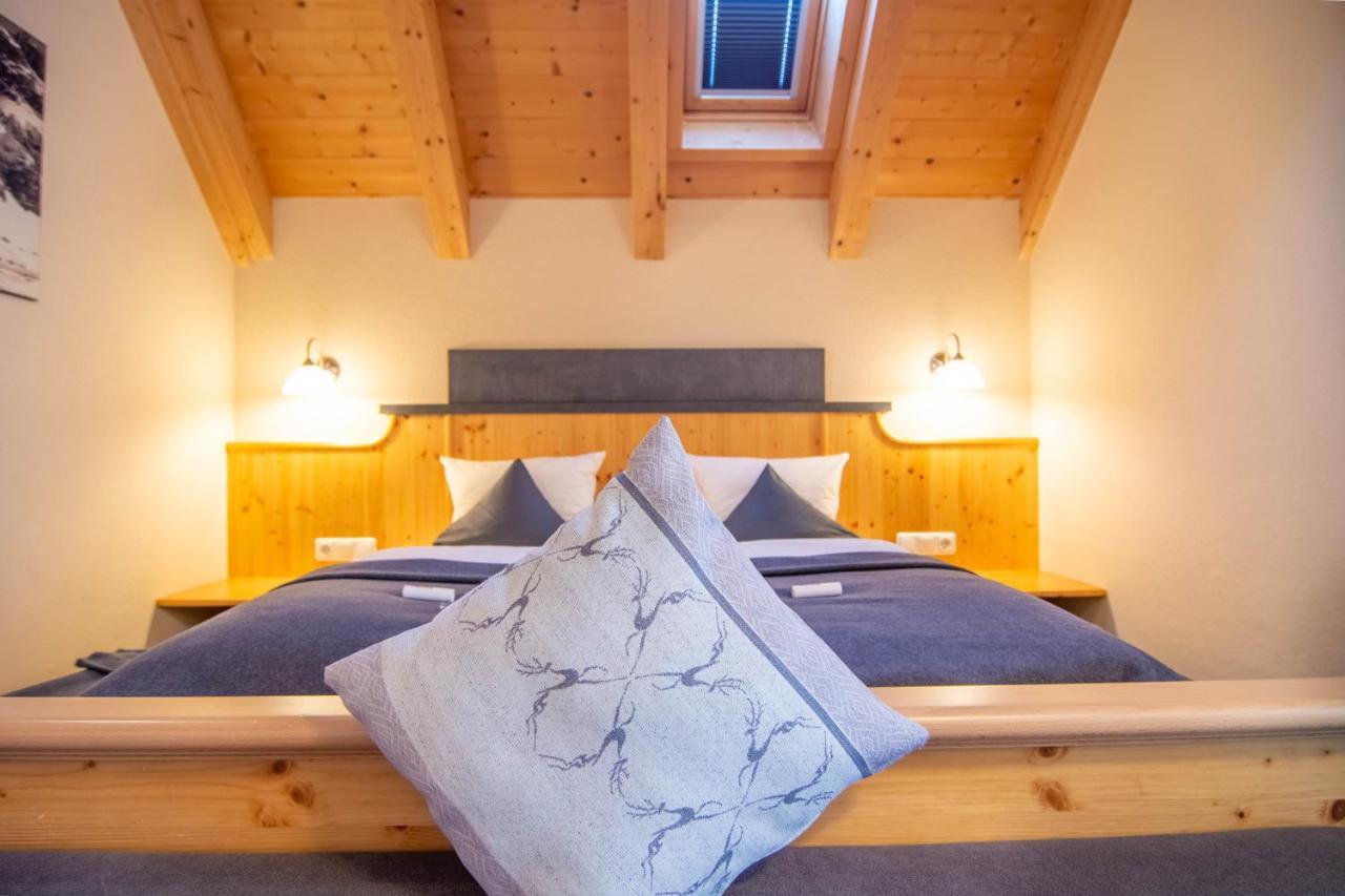 Hotel Garni Alpenhof Ишгль Экстерьер фото