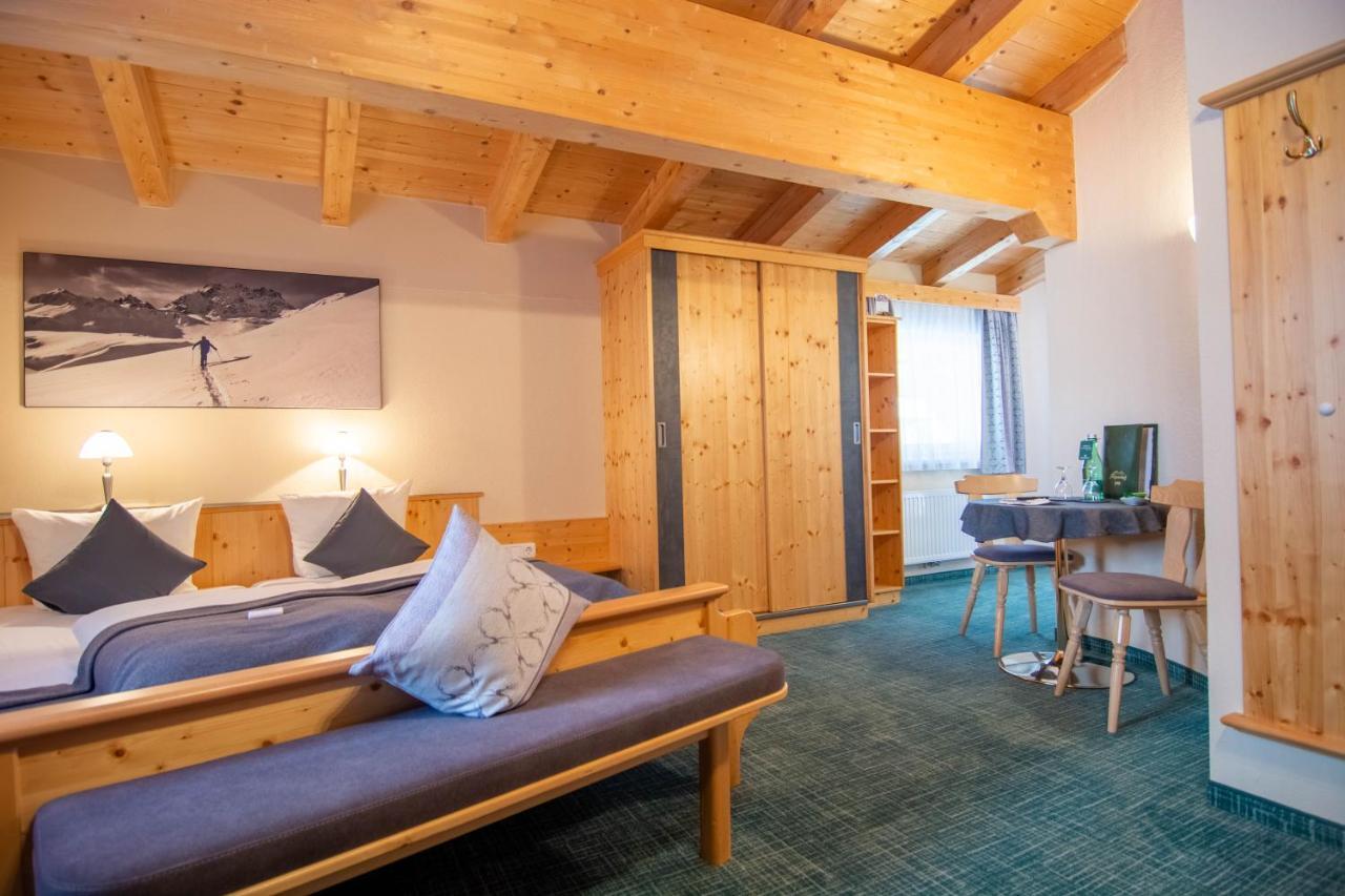 Hotel Garni Alpenhof Ишгль Экстерьер фото