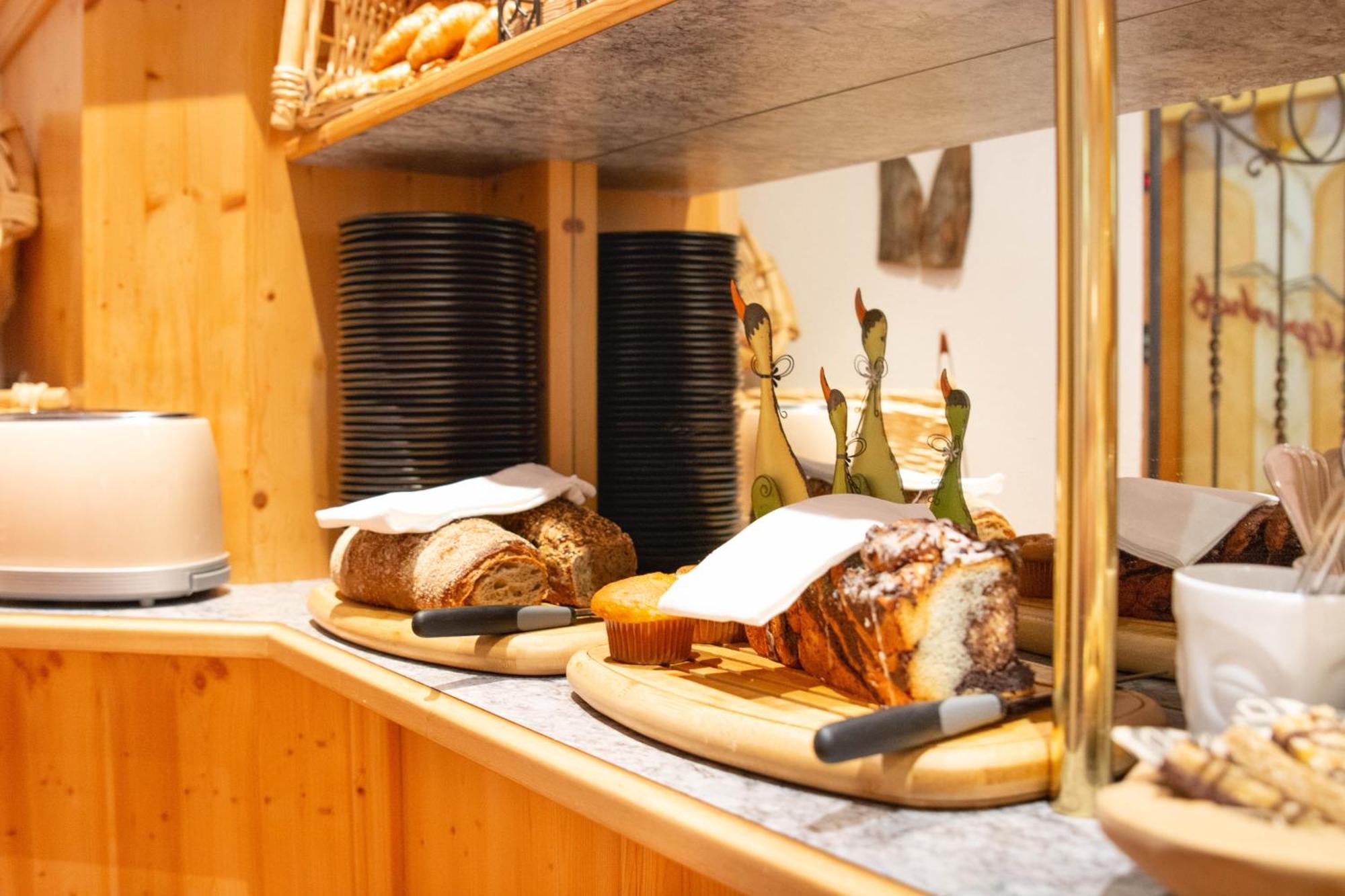 Hotel Garni Alpenhof Ишгль Экстерьер фото