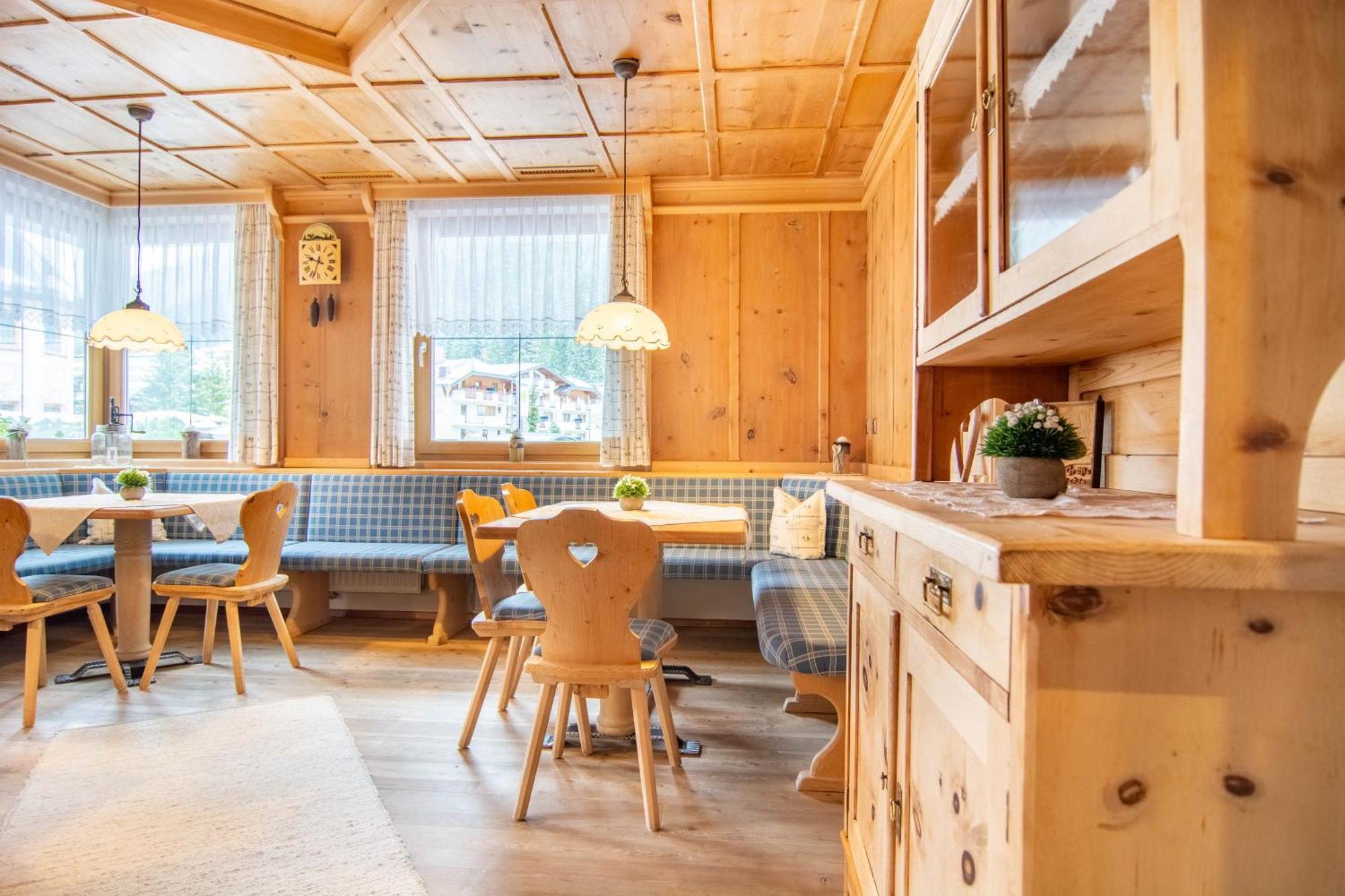 Hotel Garni Alpenhof Ишгль Экстерьер фото