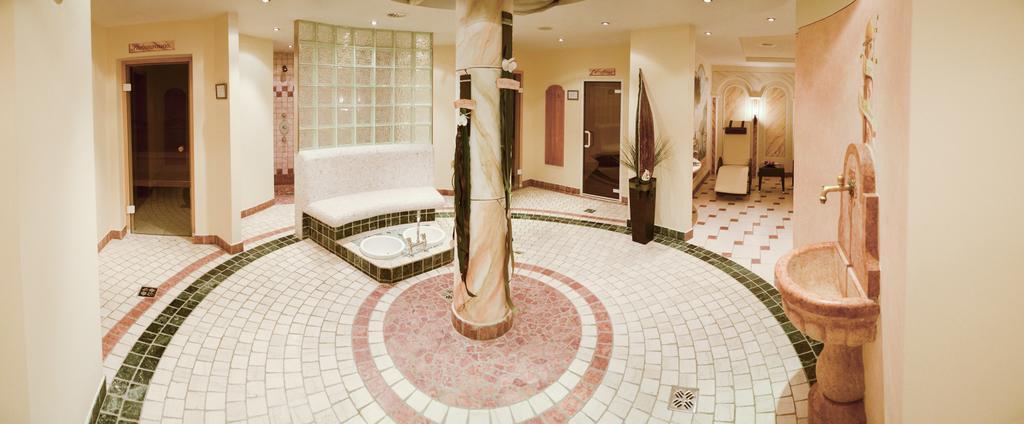 Hotel Garni Alpenhof Ишгль Экстерьер фото